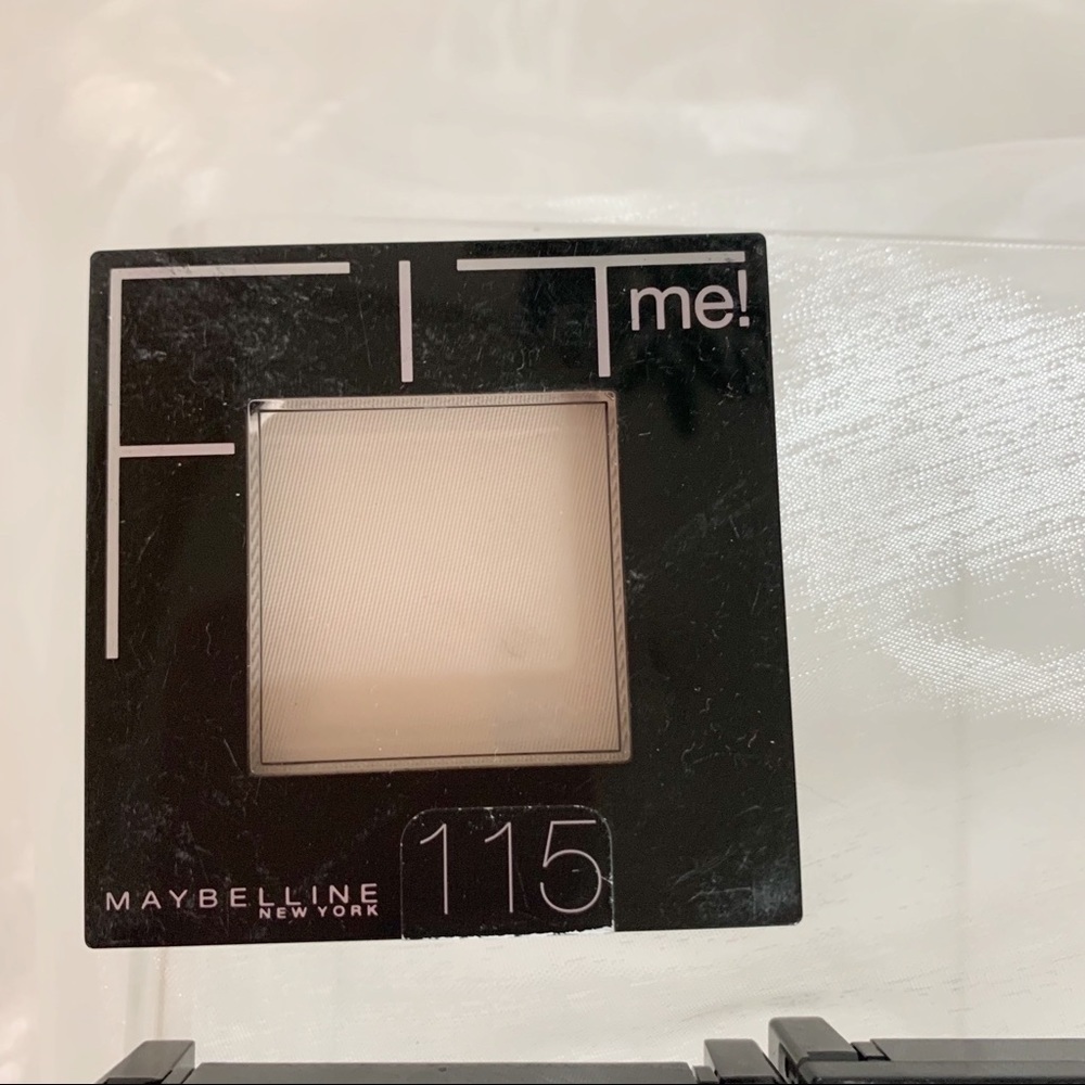 Maybelline New York Fit Me! Pressed Powder, Ivory [115] 0.30 oz